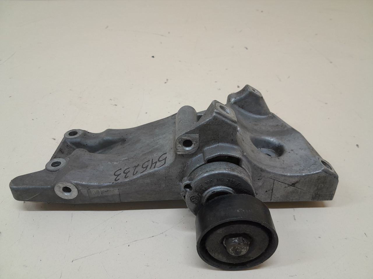 Кронштейн генератора Skoda Fabia (5J) 2007-2014