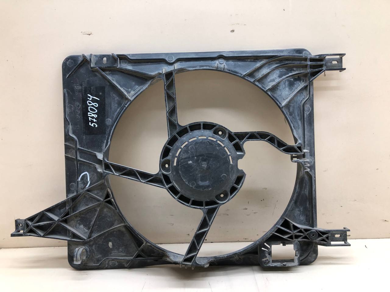 Диффузор вентилятора Nissan Qashqai+2 (JJ10) 2008-2014