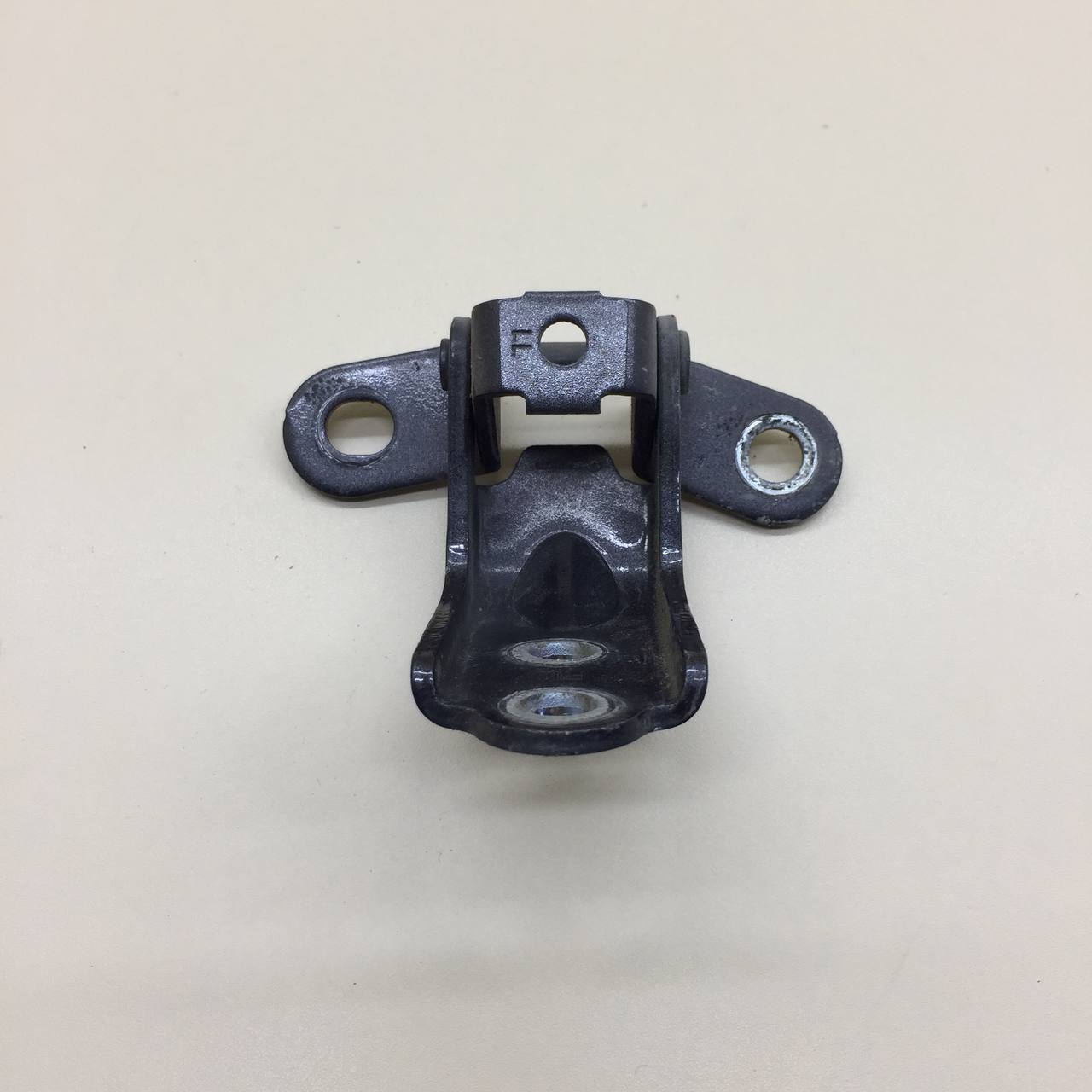 Петля двери задней левой нижняя Hyundai Solaris (RB) 2010-2017