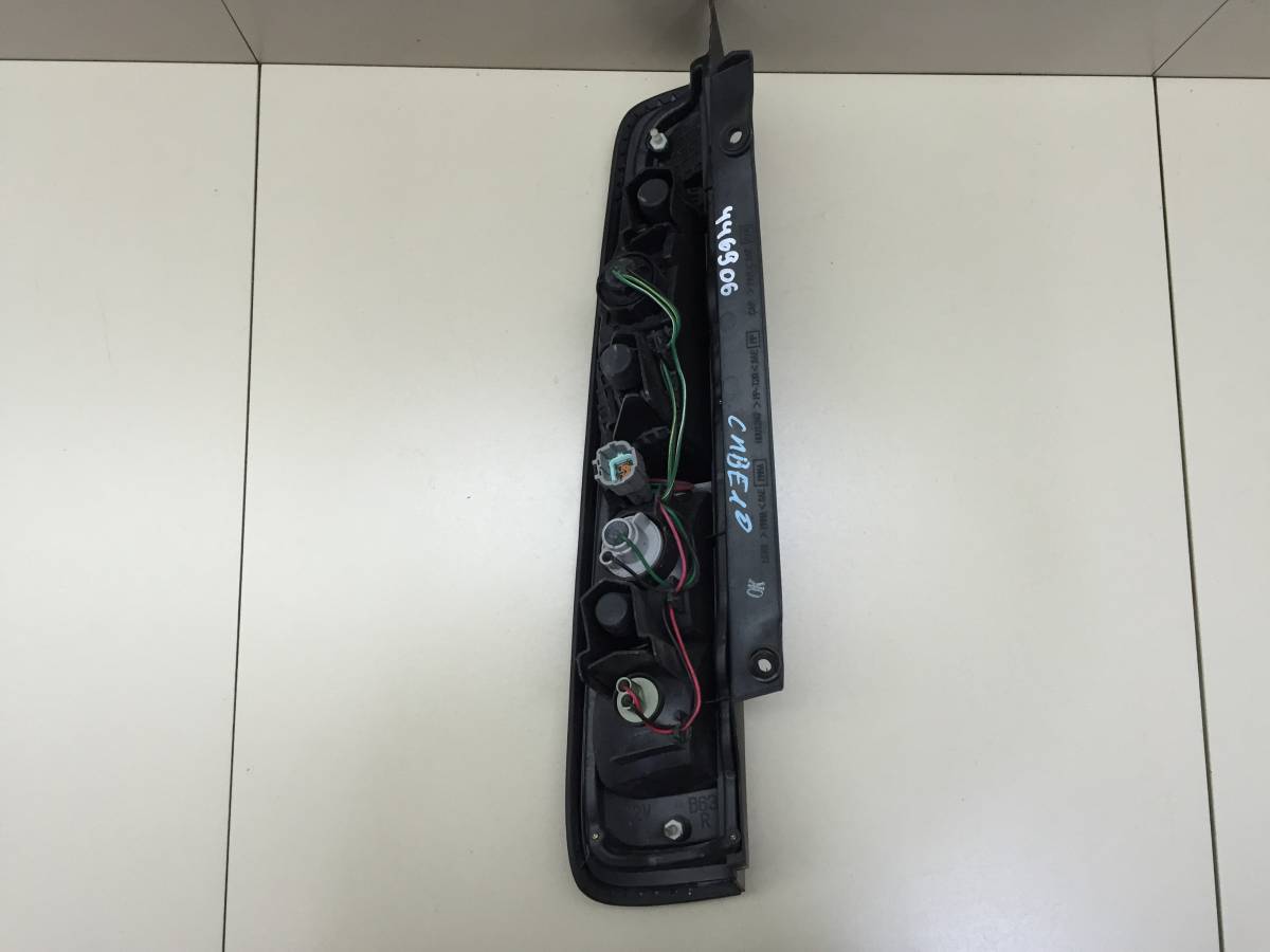 Фонарь задний правый Nissan Cube (Z10) 1998-2002