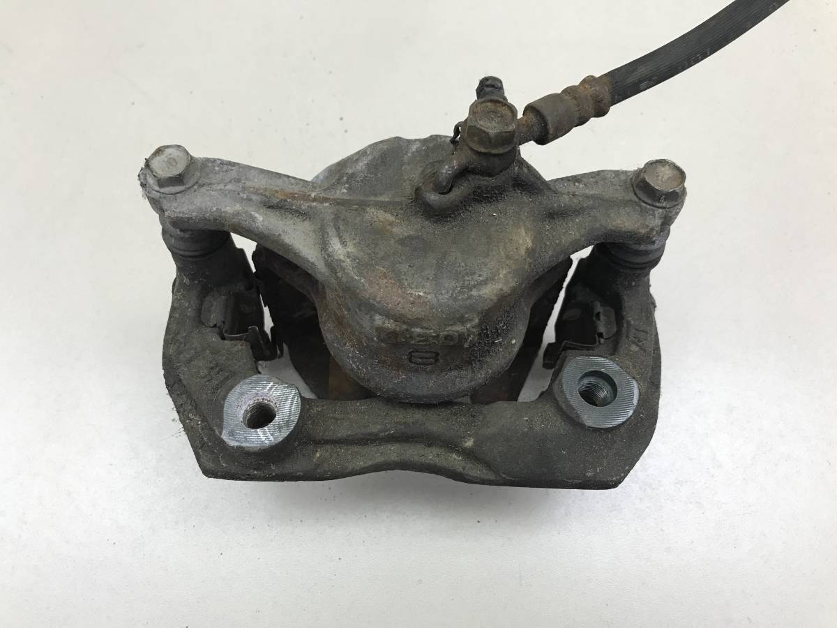 Суппорт передний левый Toyota Crown (S170) 1999-2003