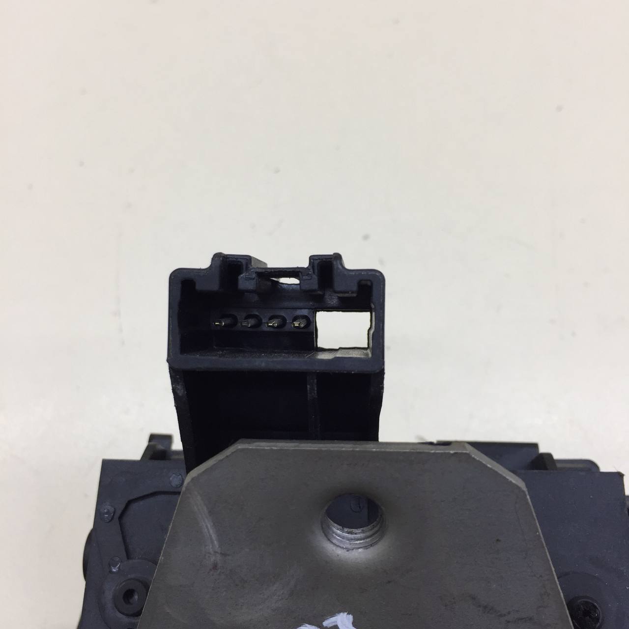 Замок багажника Ford Mondeo 4 2007-2015