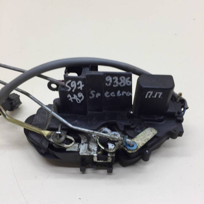 Замок двери передней правой Kia Spectra (SD) 2004-2011