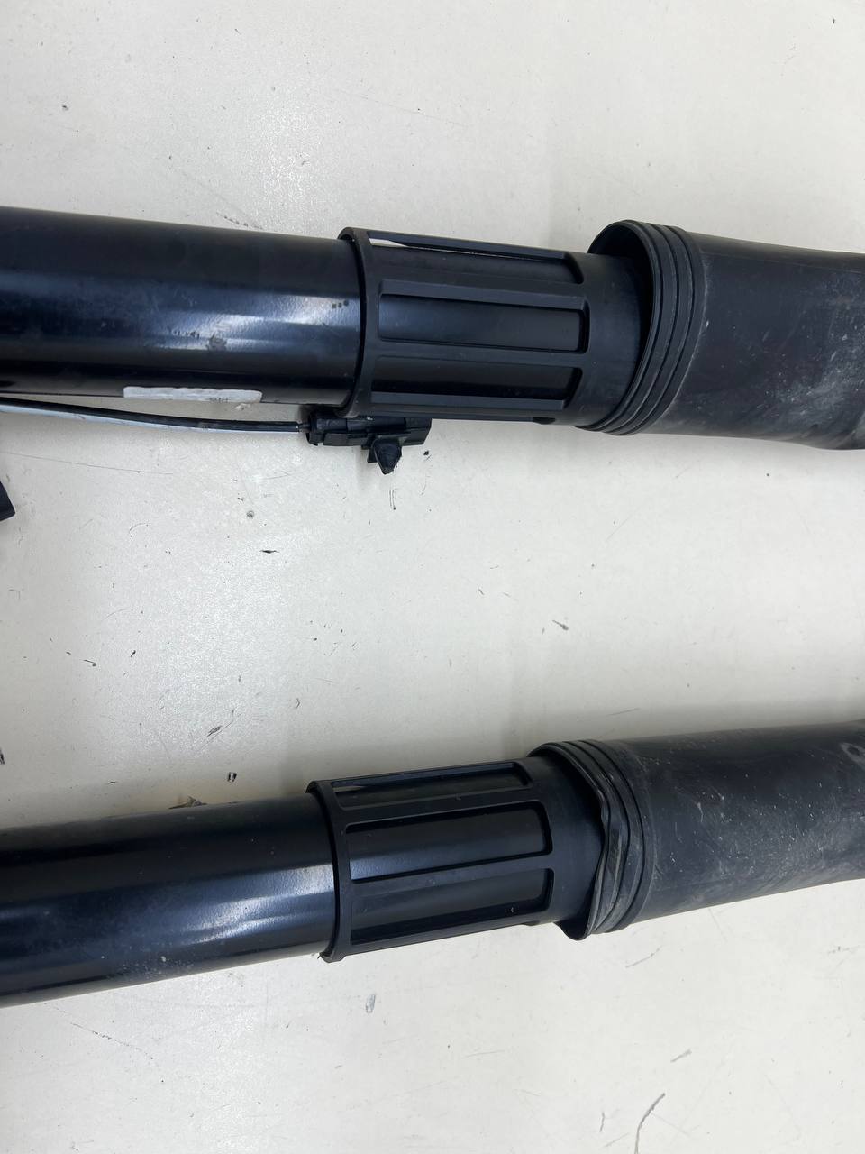 Амортизатор задний EXEED RX 2022>