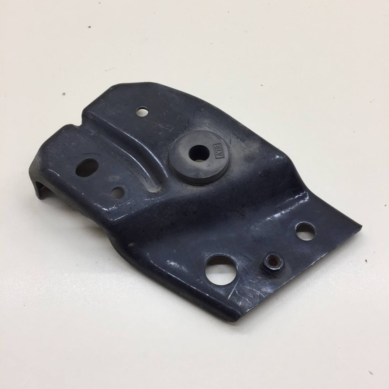 Кронштейн радиатора Haval H6 2014-2020