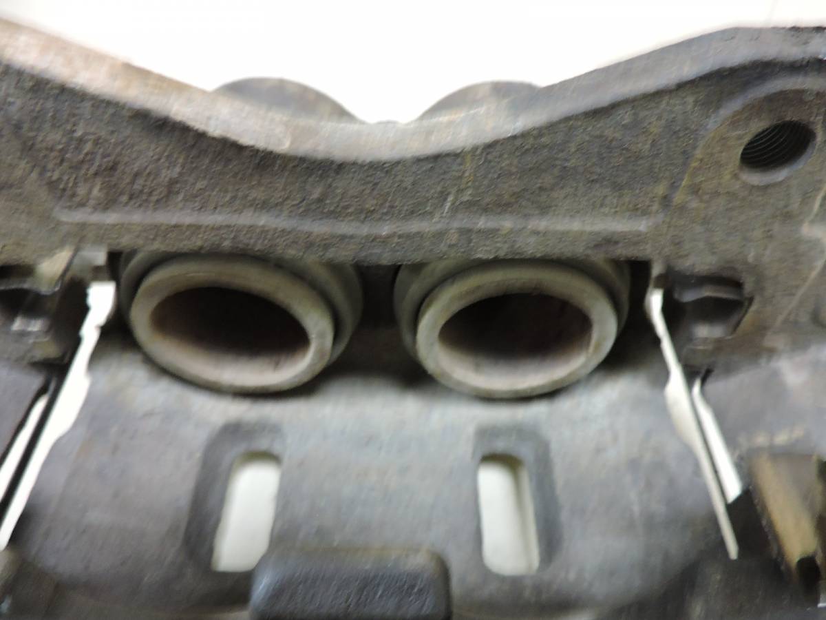 Суппорт передний правый SsangYong Actyon 2005-2012