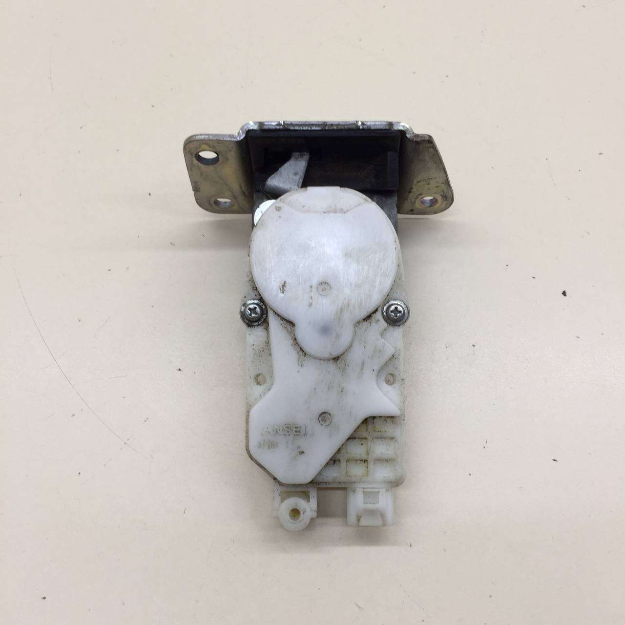 Замок багажника Mitsubishi ASX (GA) 2010>