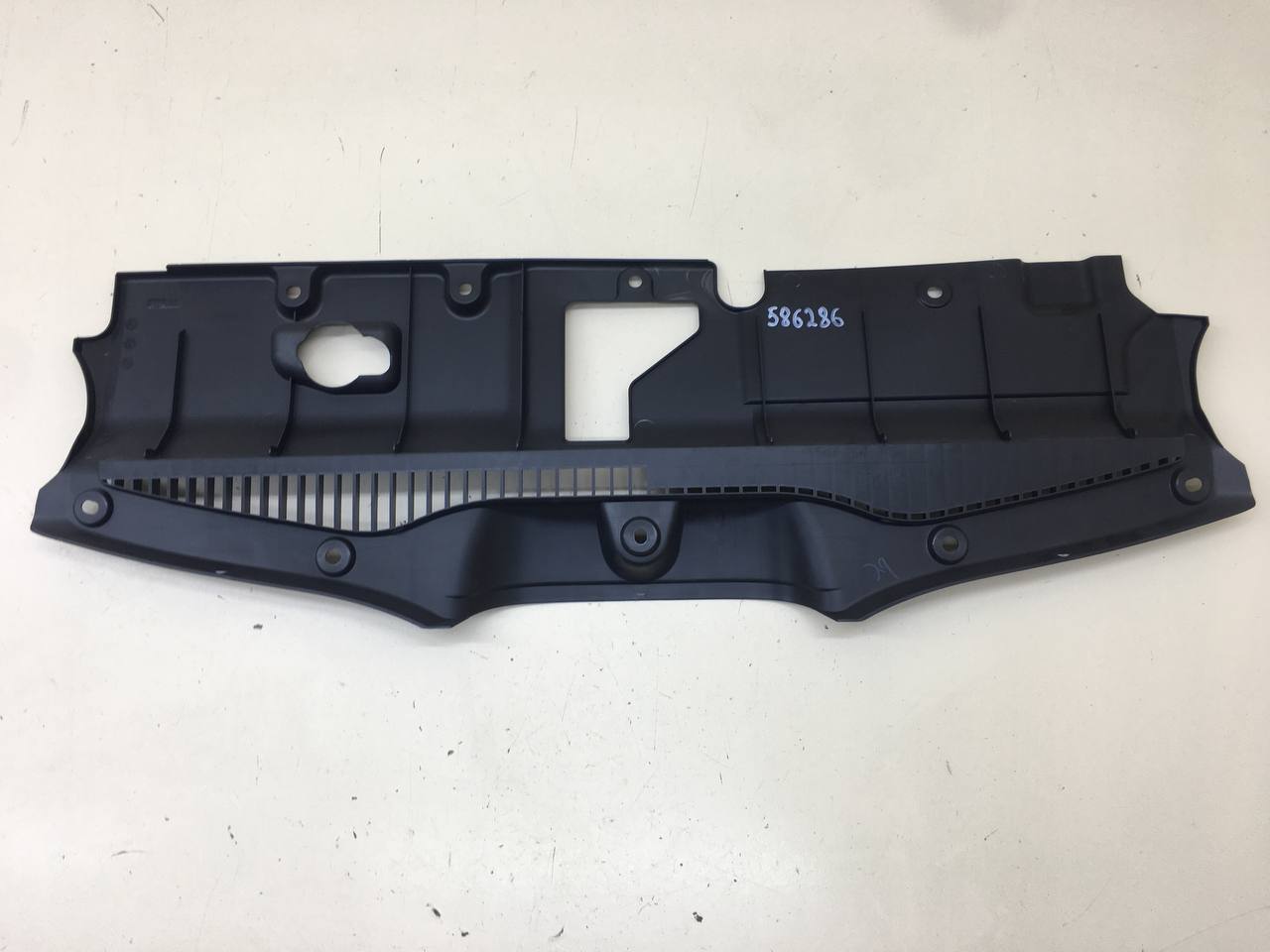 Кожух замка капота Subaru B9 Tribeca (WX/W10) 2004-2008