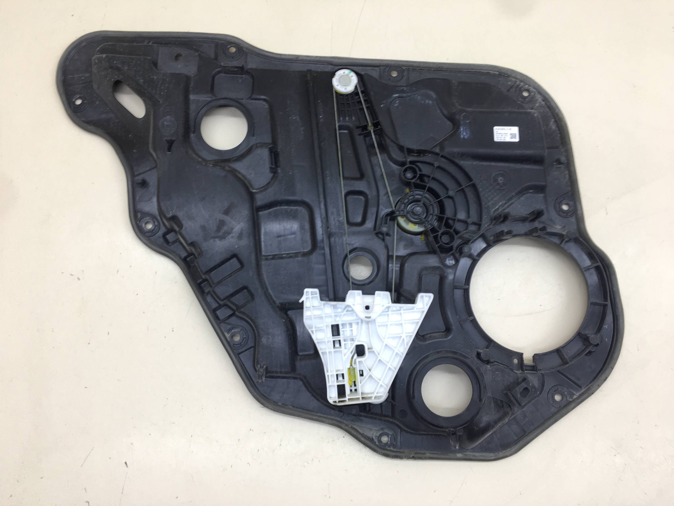 Стеклоподъемник электр. задний правый Kia K5 (DL3) 2019>