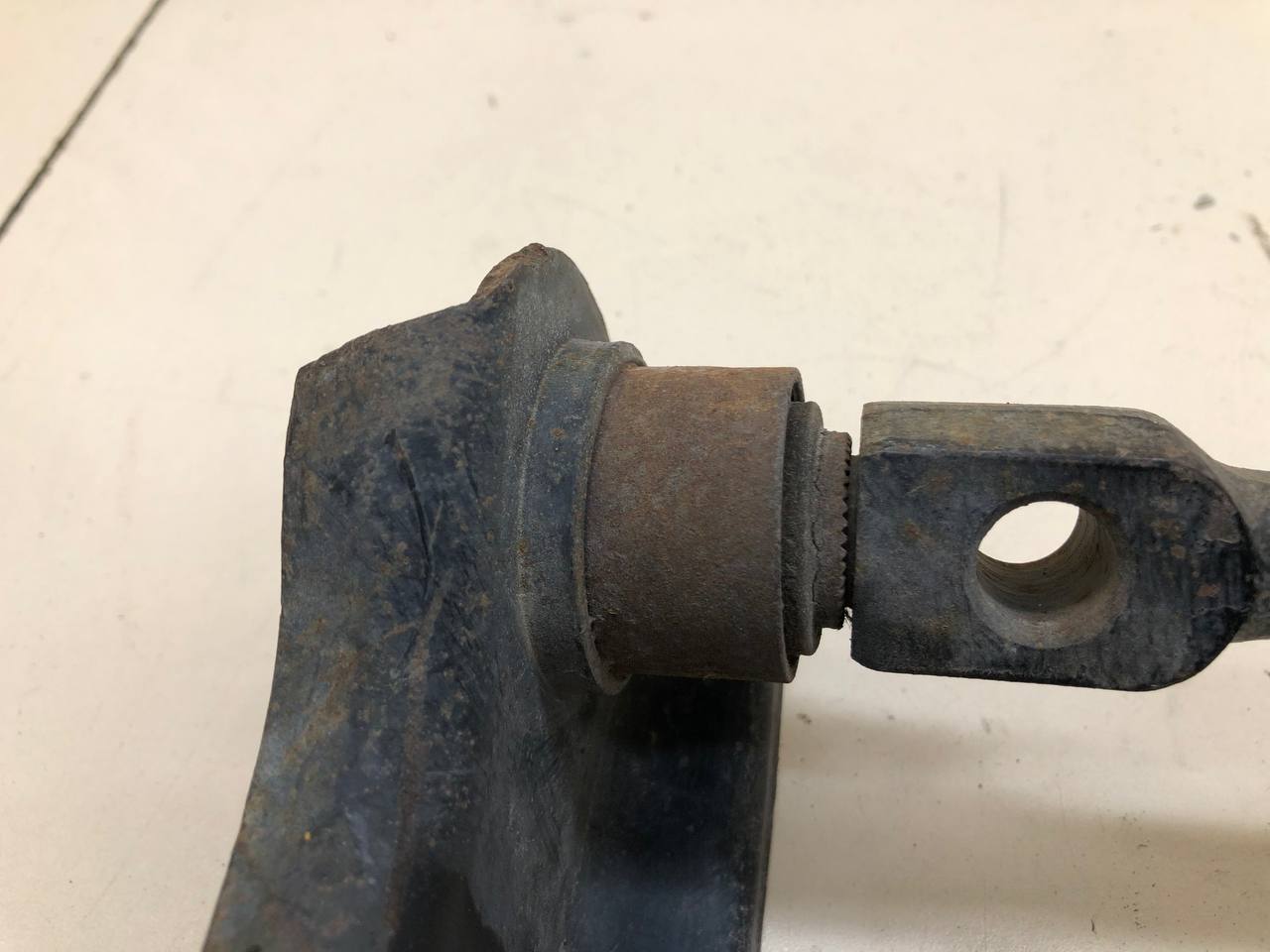 Рычаг передний верхний левый Great Wall H3 2010-2016