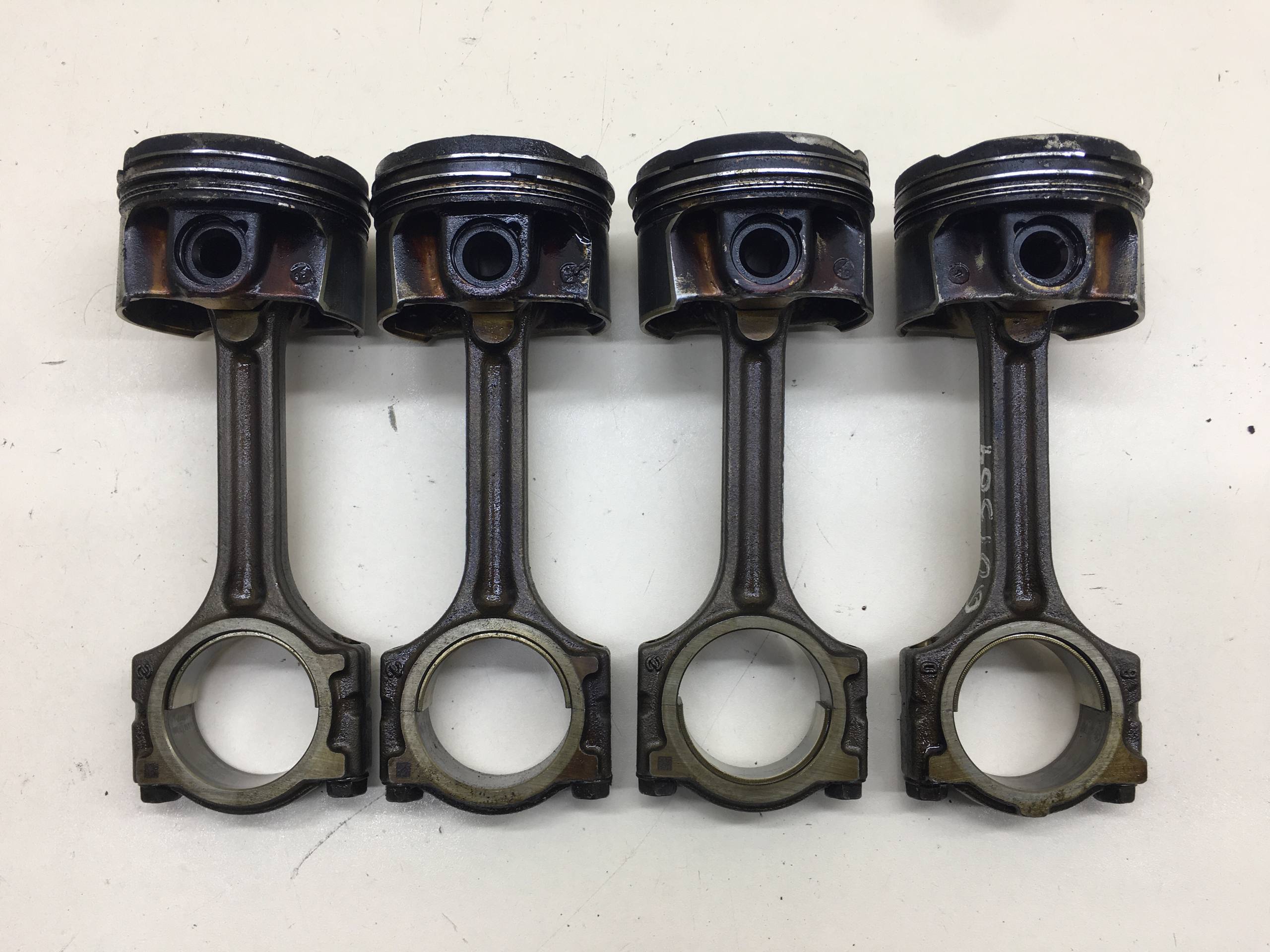 Поршень с шатуном Nissan Qashqai (J11) 2014>