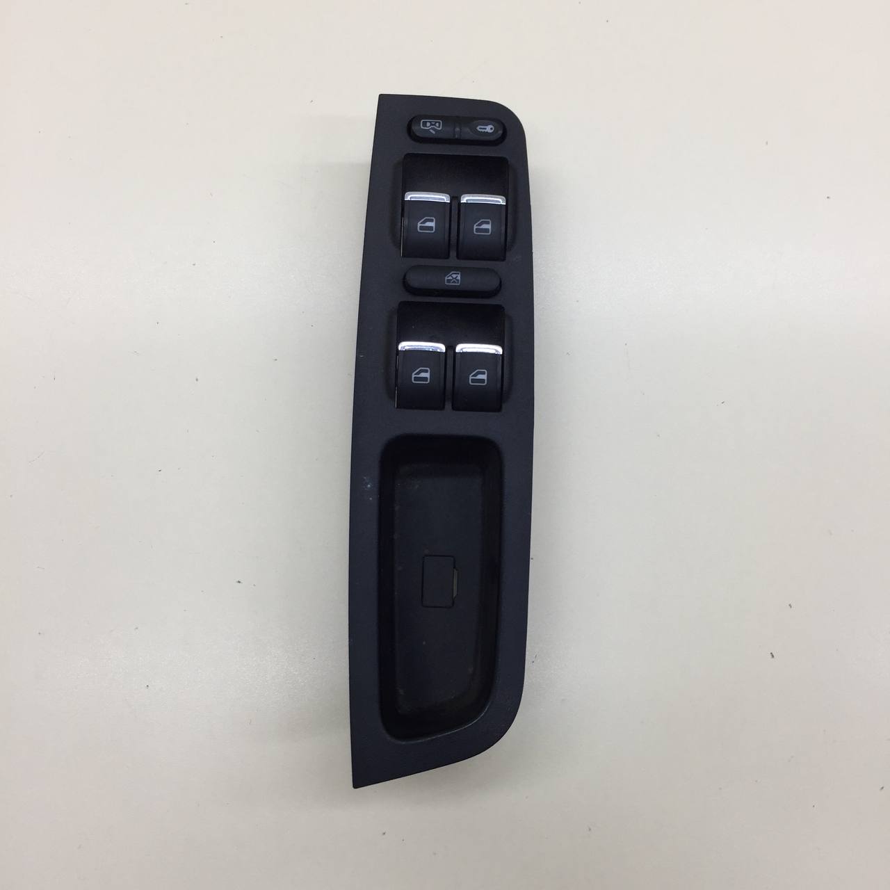 Блок управления стеклоподъемниками Chery Tiggo 3 2014-2020