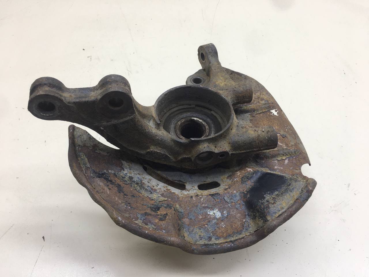 Кулак поворотный передний правый Hyundai Elantra (HD) 2006-2010