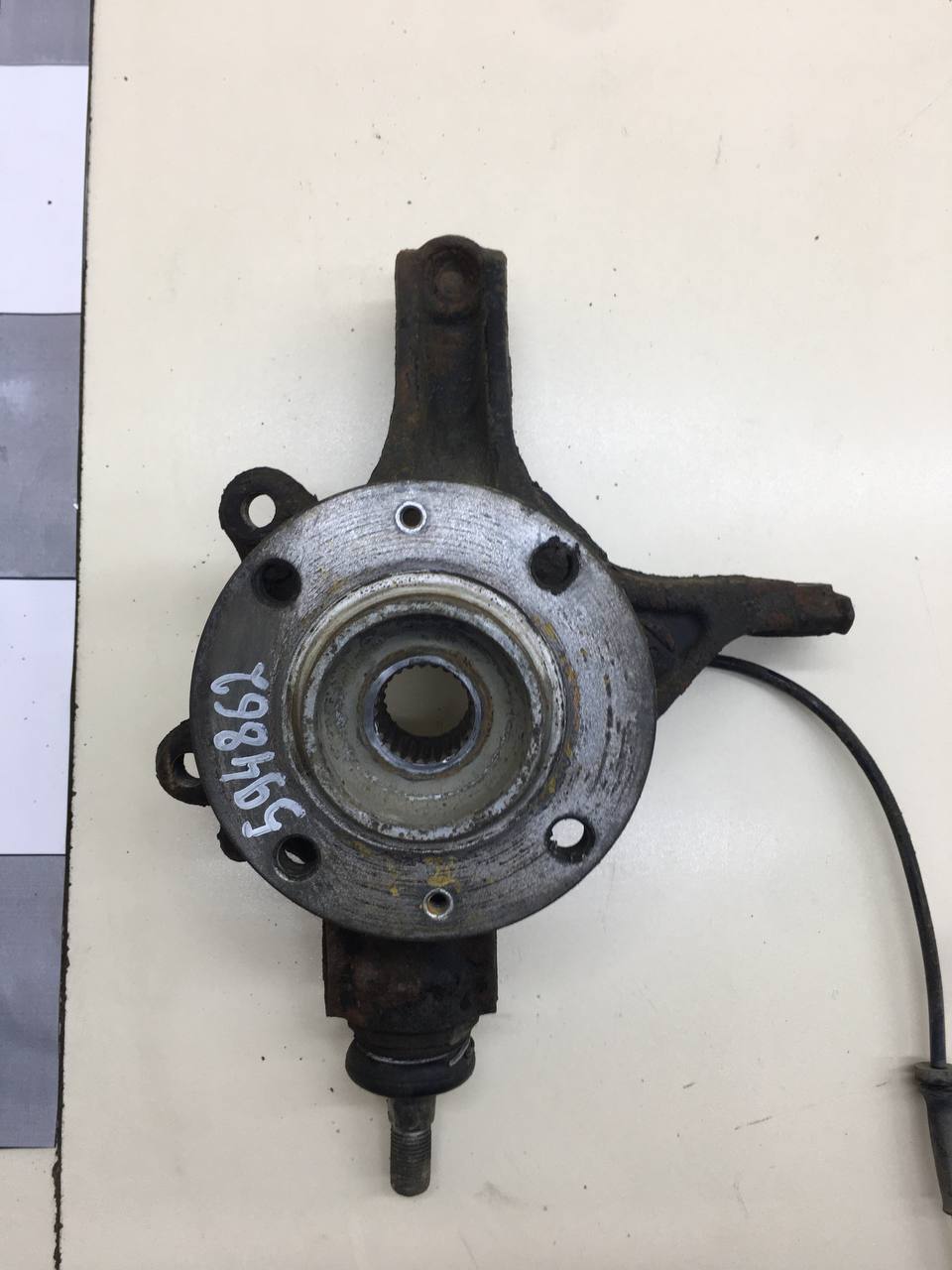 Кулак поворотный передний левый Peugeot 308 2007>