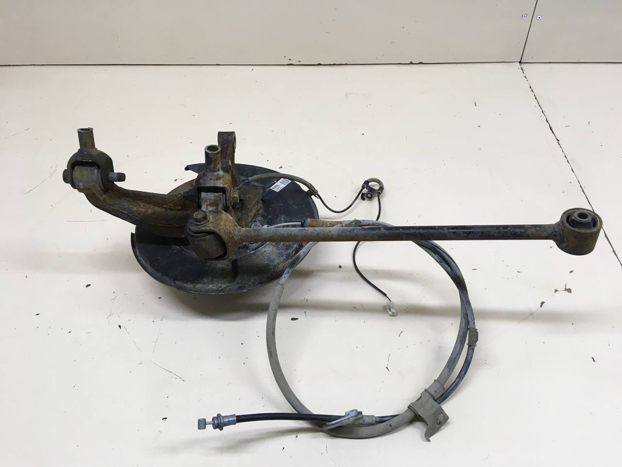 Кулак поворотный задний левый Toyota Camry (XV50) 2011-2017