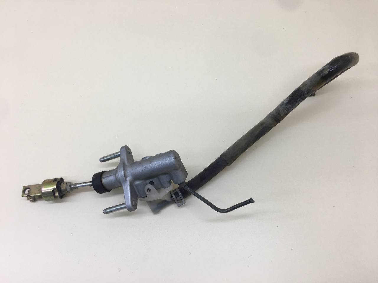 Цилиндр сцепления главный Toyota Camry (XV30) 2001-2006