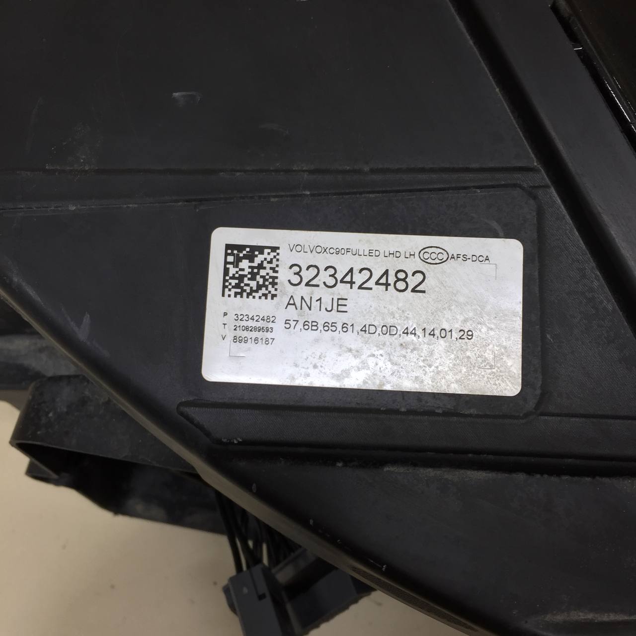 Фара левая Volvo XC90 2015>