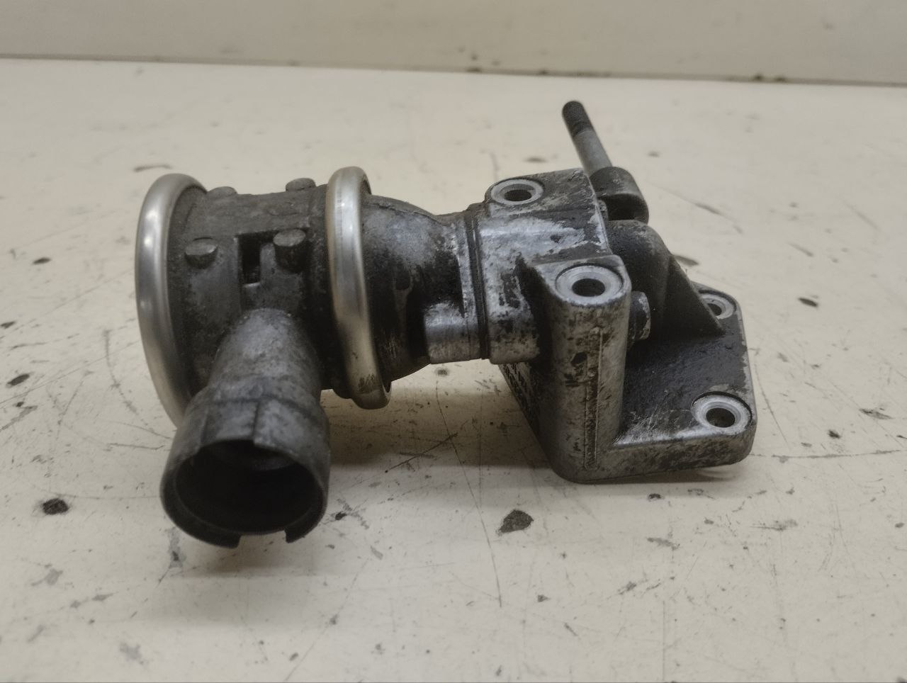 Клапан рециркуляции выхлопных газов Skoda Octavia (A5 1Z-) 2004-2013