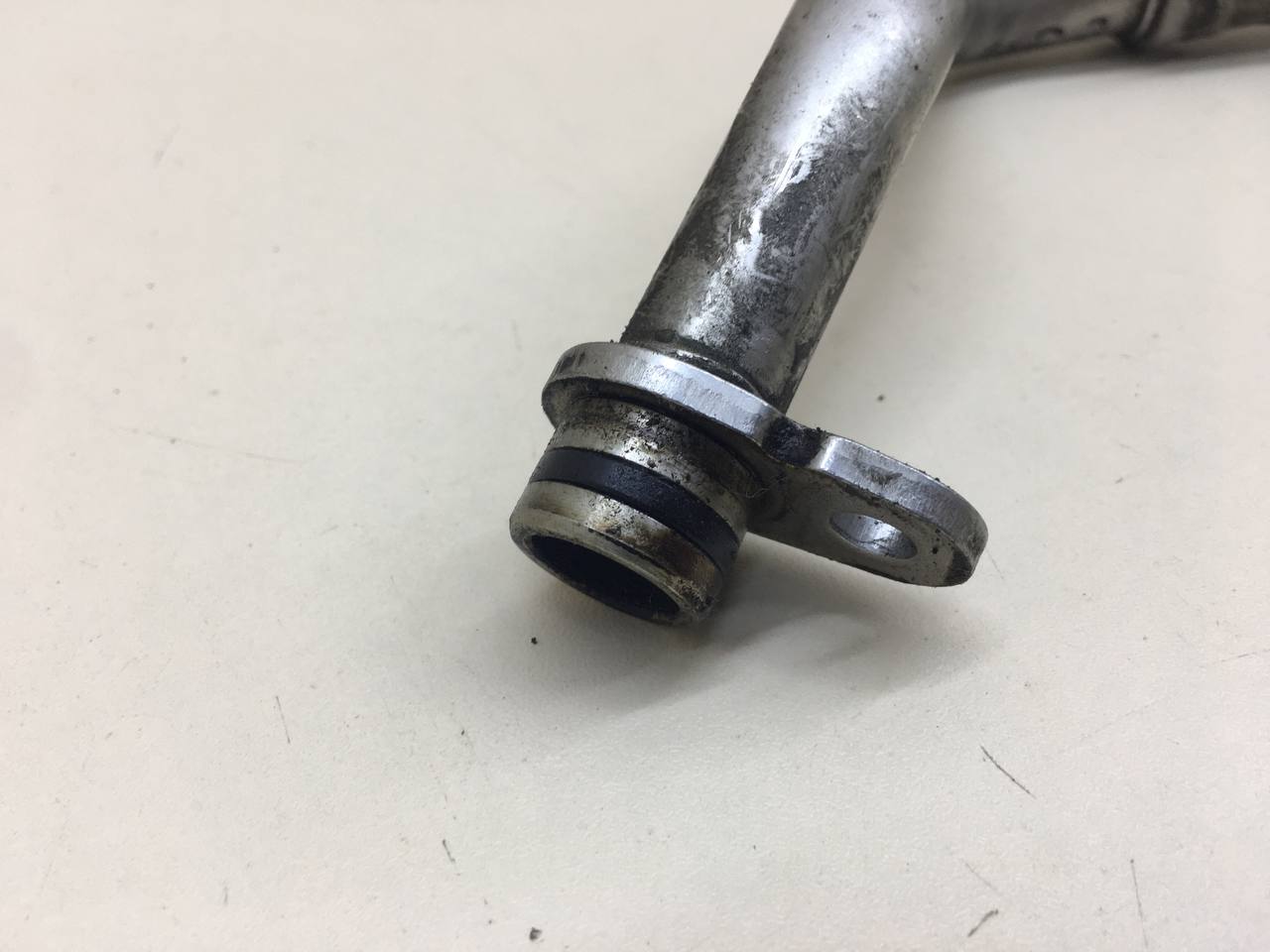 Трубка турбокомпрессора (турбины) Volkswagen Tiguan (5N2) 2011-2016