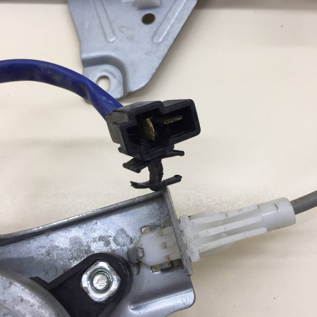 Стеклоподъемник электр. задний правый Chevrolet Lacetti (J200) 2003-2013