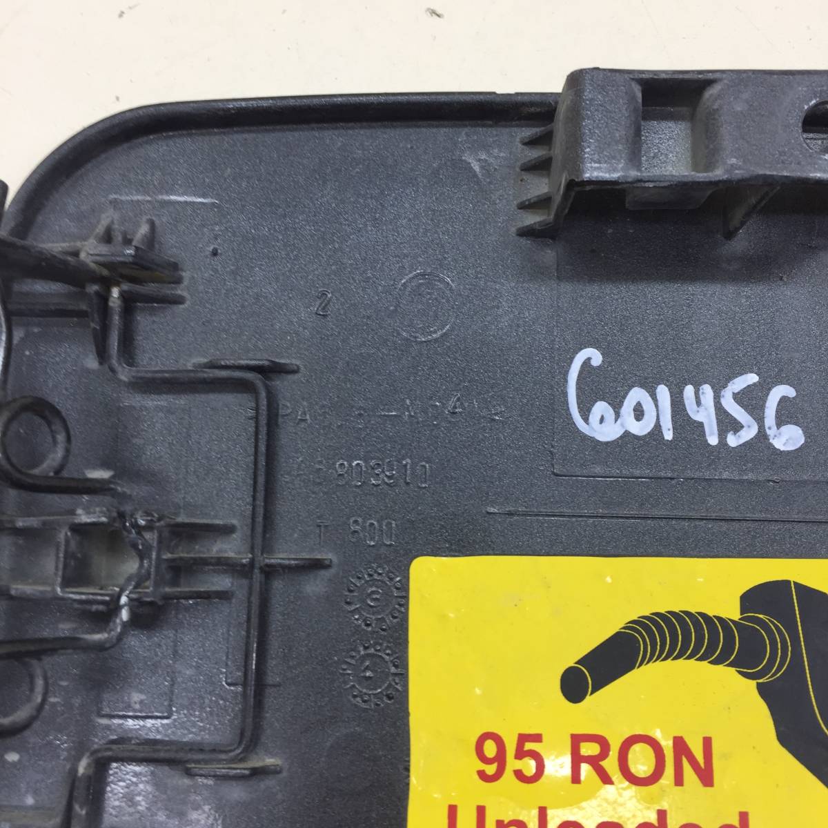 Лючок бензобака Fiat Albea 2002-2012