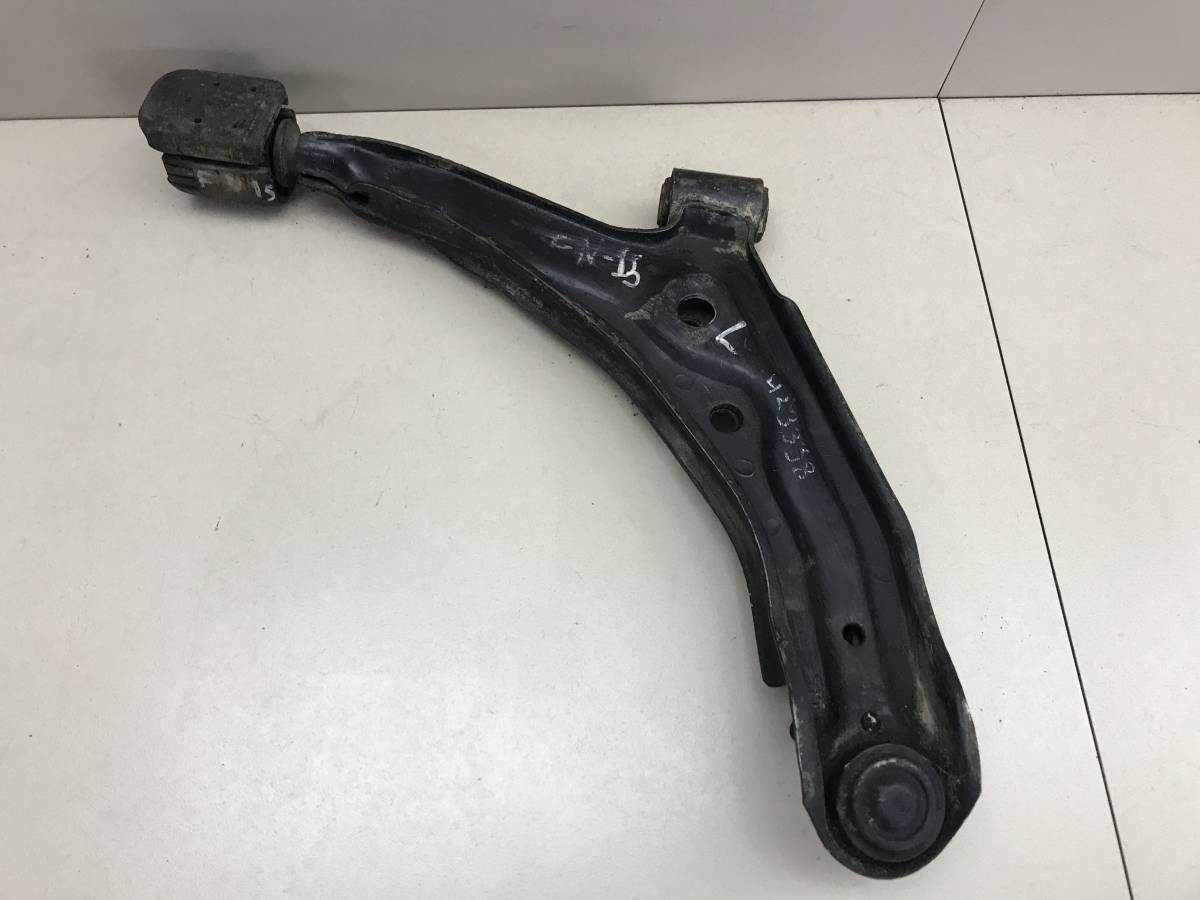 Рычаг передний левый Nissan Pulsar (N15) 1995-2000