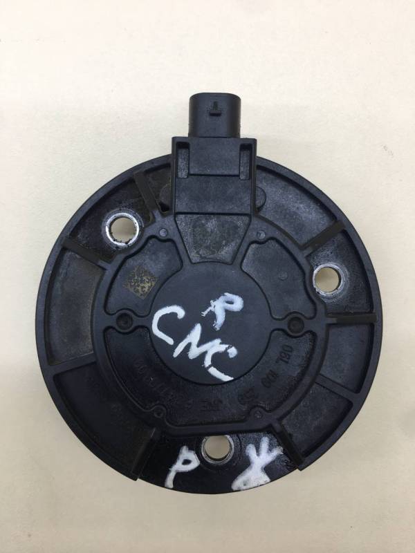 Клапан электромагн. изменения фаз ГРМ Audi A4 (B8) 2007-2011