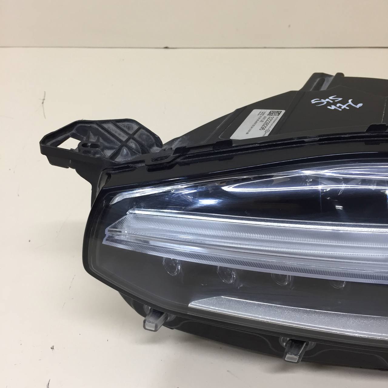 Фара левая Volvo XC90 2015>