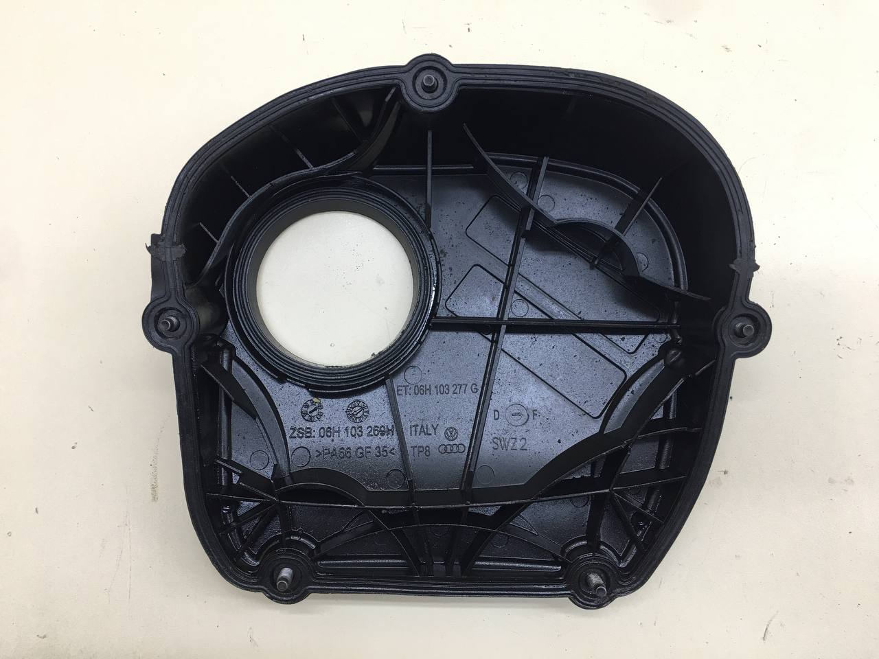 Кожух ремня ГРМ Volkswagen Golf 6 (5K) 2009-2013