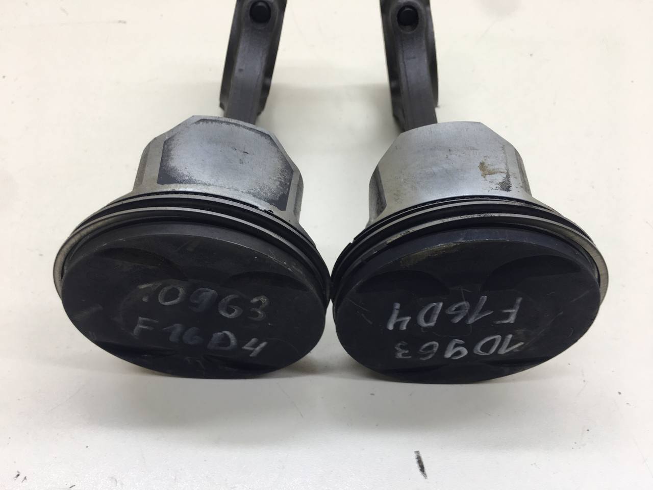 Поршень с шатуном Chevrolet Aveo T300 2011>