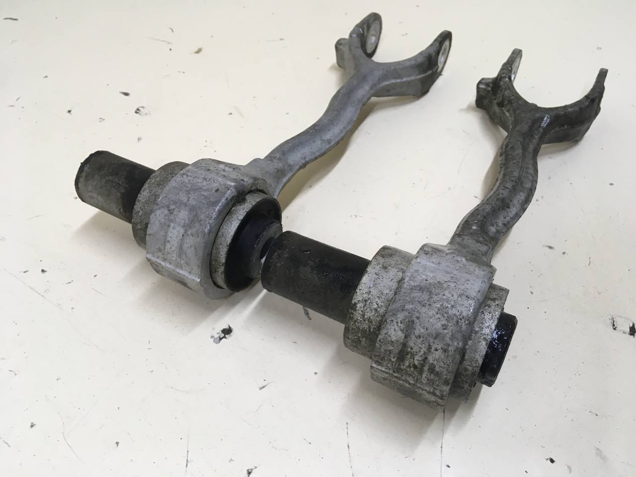 Рычаг задний нижний Jaguar XE (760) 2014-2021