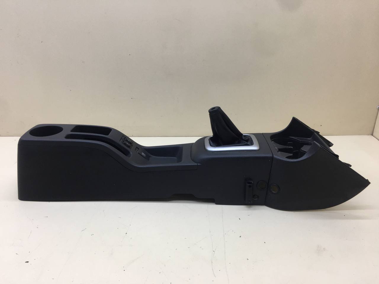 Консоль центральная Suzuki Liana 2001-2007