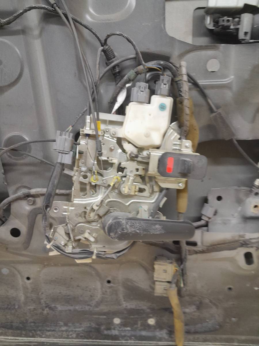 Дверь сдвижная Honda Stepwgn (RG) 2005-2009