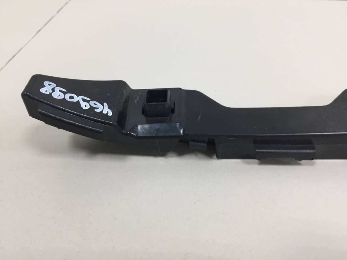 Кронштейн заднего бампера правый Lifan Smily 2008-2017