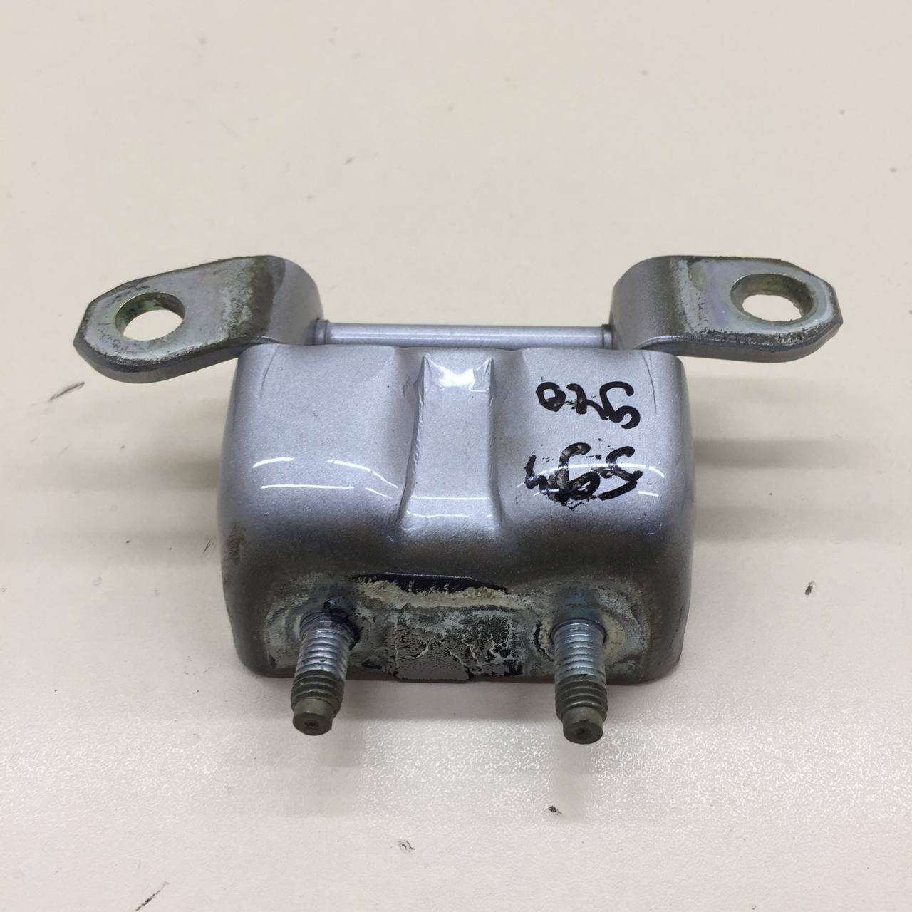 Петля двери задней правой верхняя Nissan Maxima (a36) 2015-2023