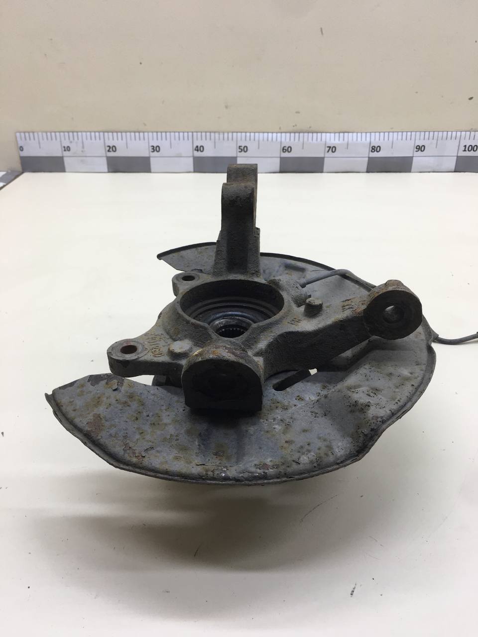 Кулак поворотный передний правый Geely Emgrand EC7 2008>