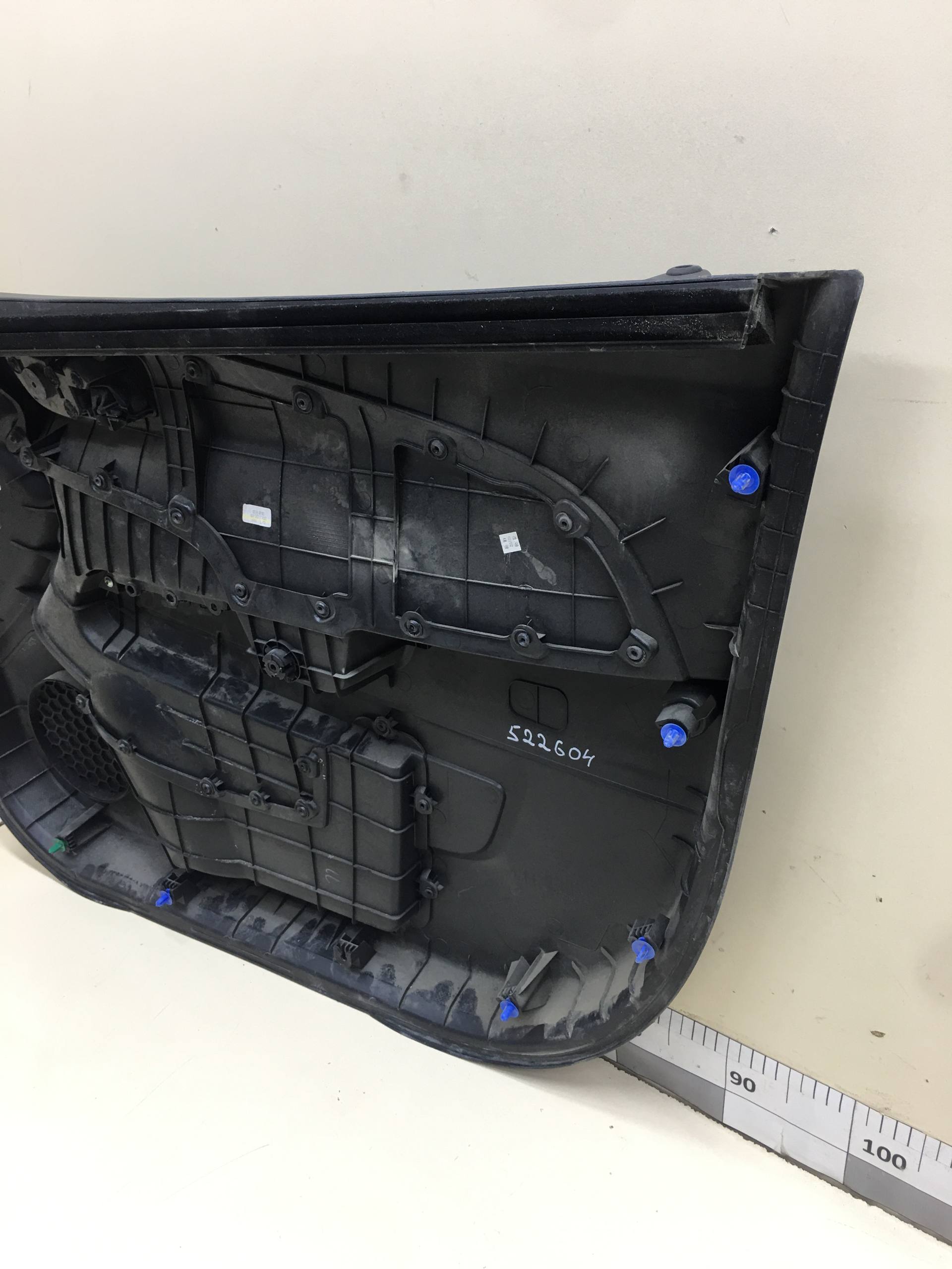 Обшивка двери передней левой Chevrolet Aveo T300 2011>