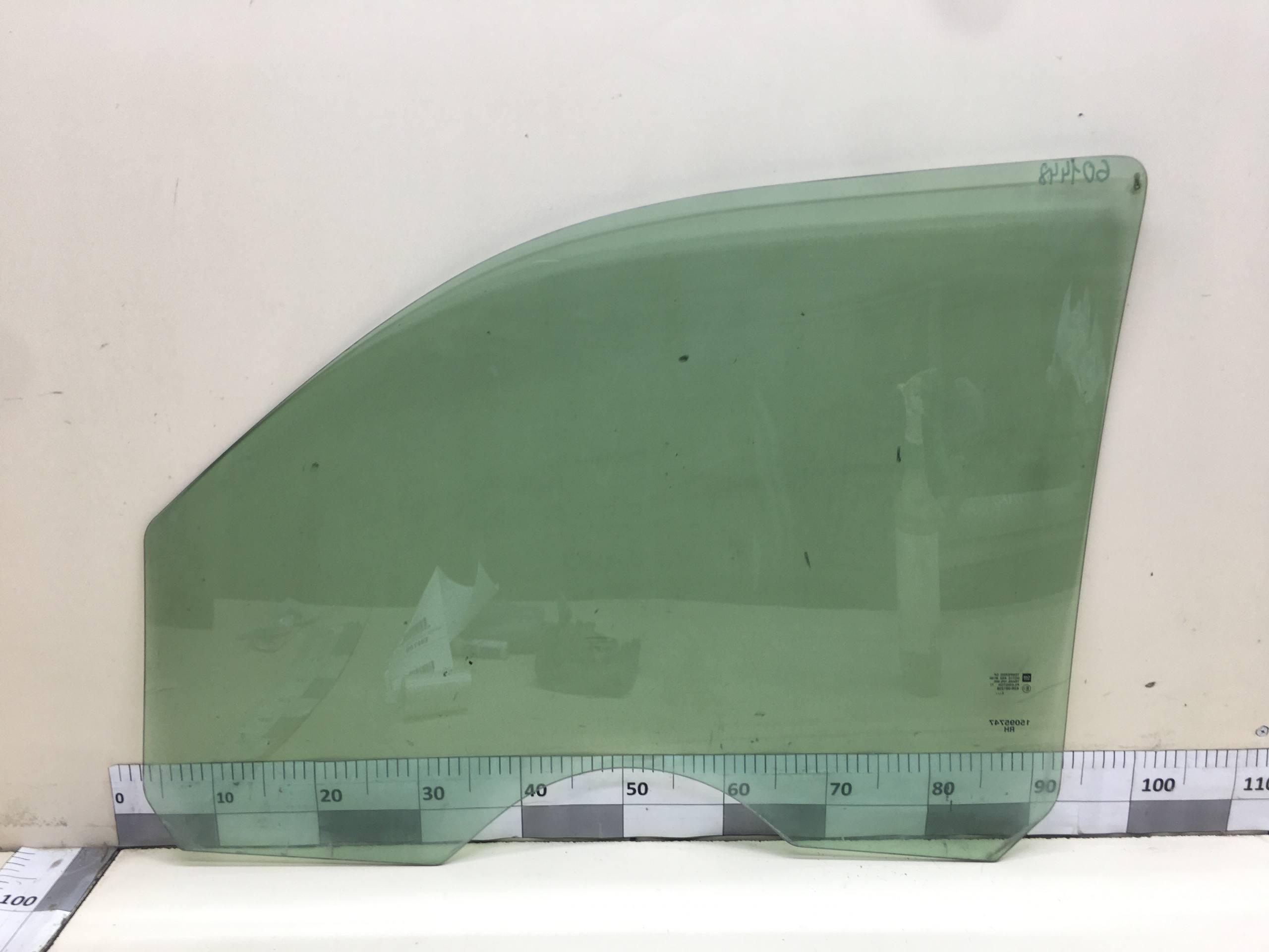 Стекло двери передней правой Chevrolet TrailBlazer (GMT360) 2001-2010