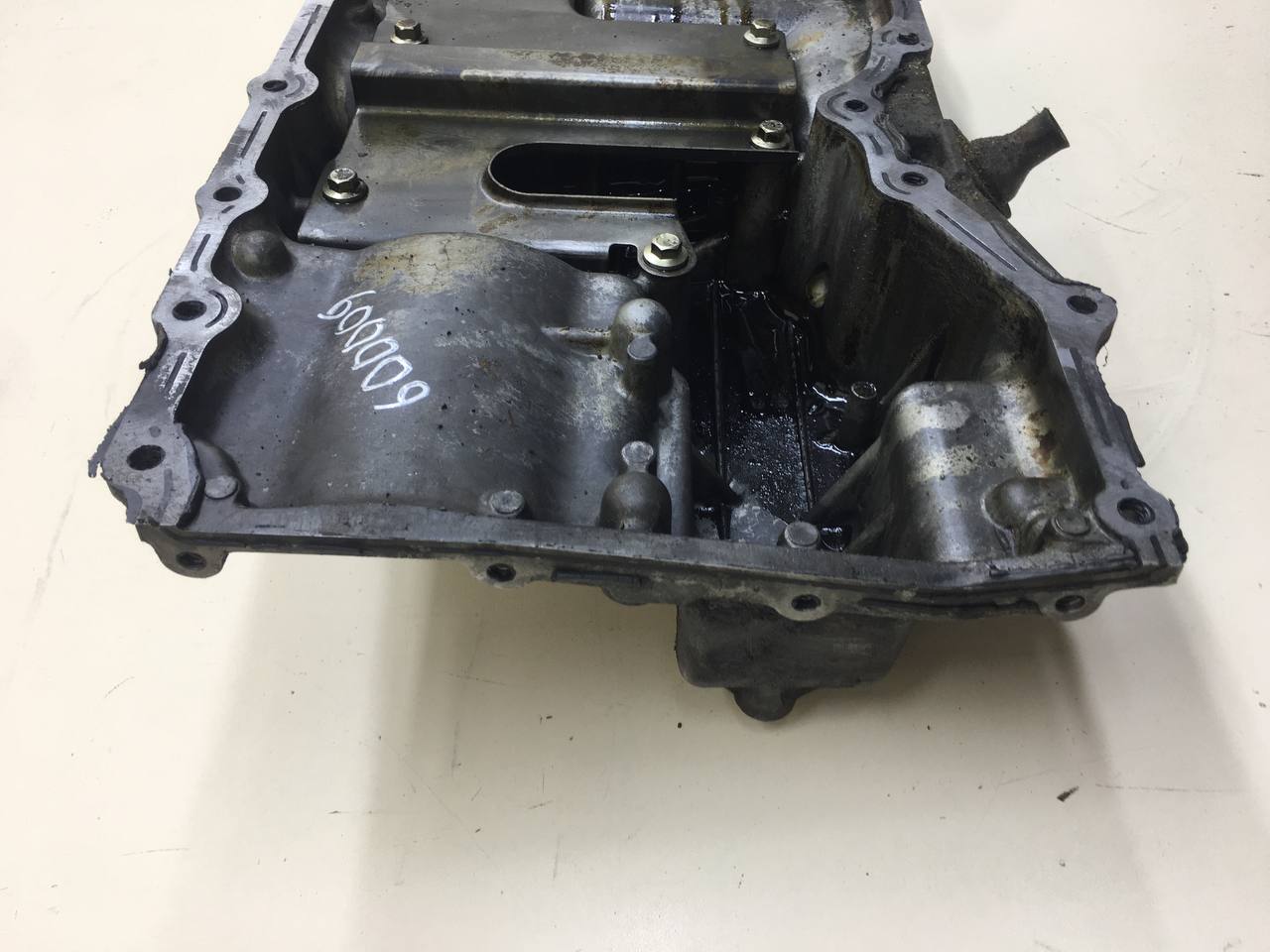 Поддон масляный двигателя Ford C-MAX 2003-2010