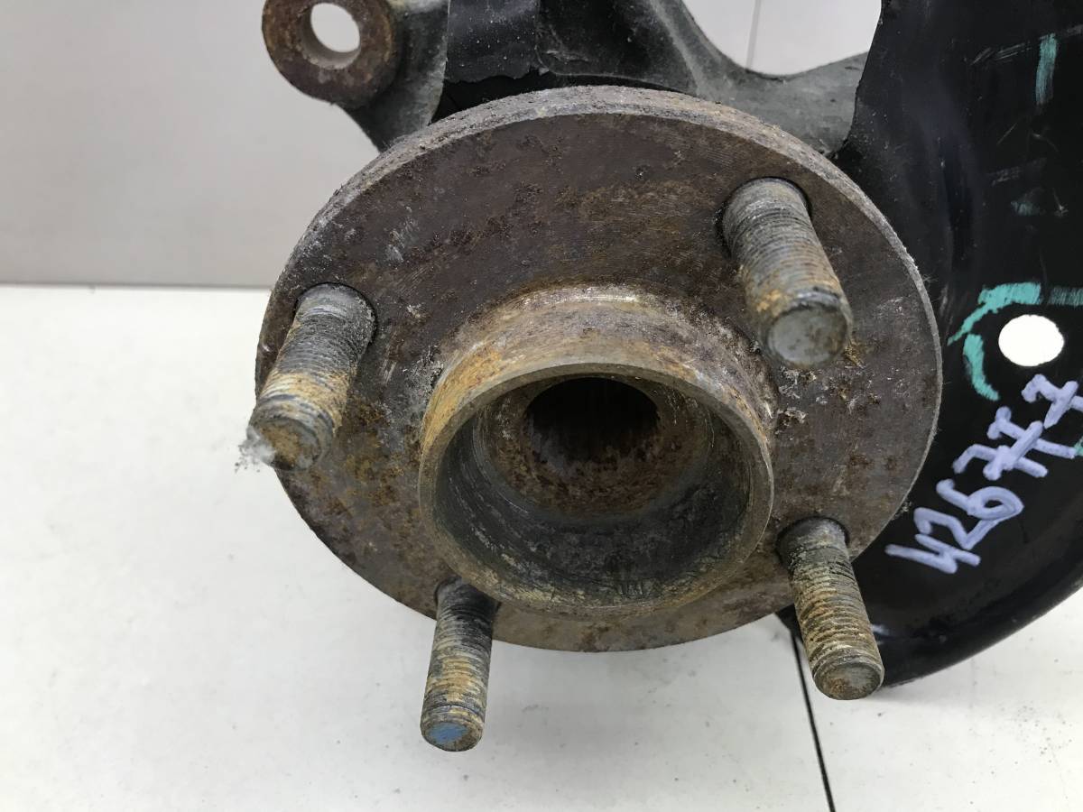 Кулак поворотный передний левый Nissan Pulsar (N15) 1995-2000