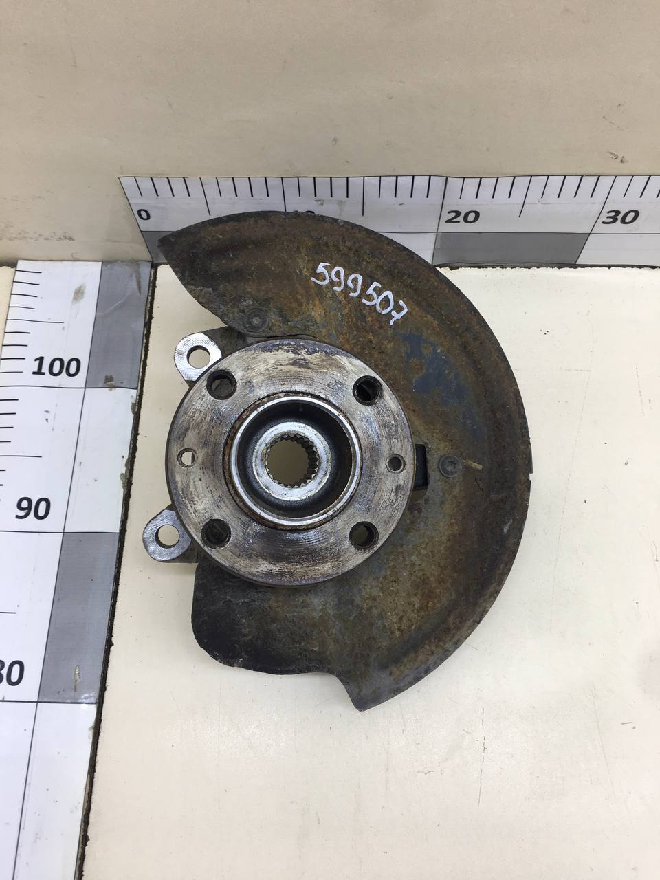 Кулак поворотный передний левый Lada Vesta 2015>