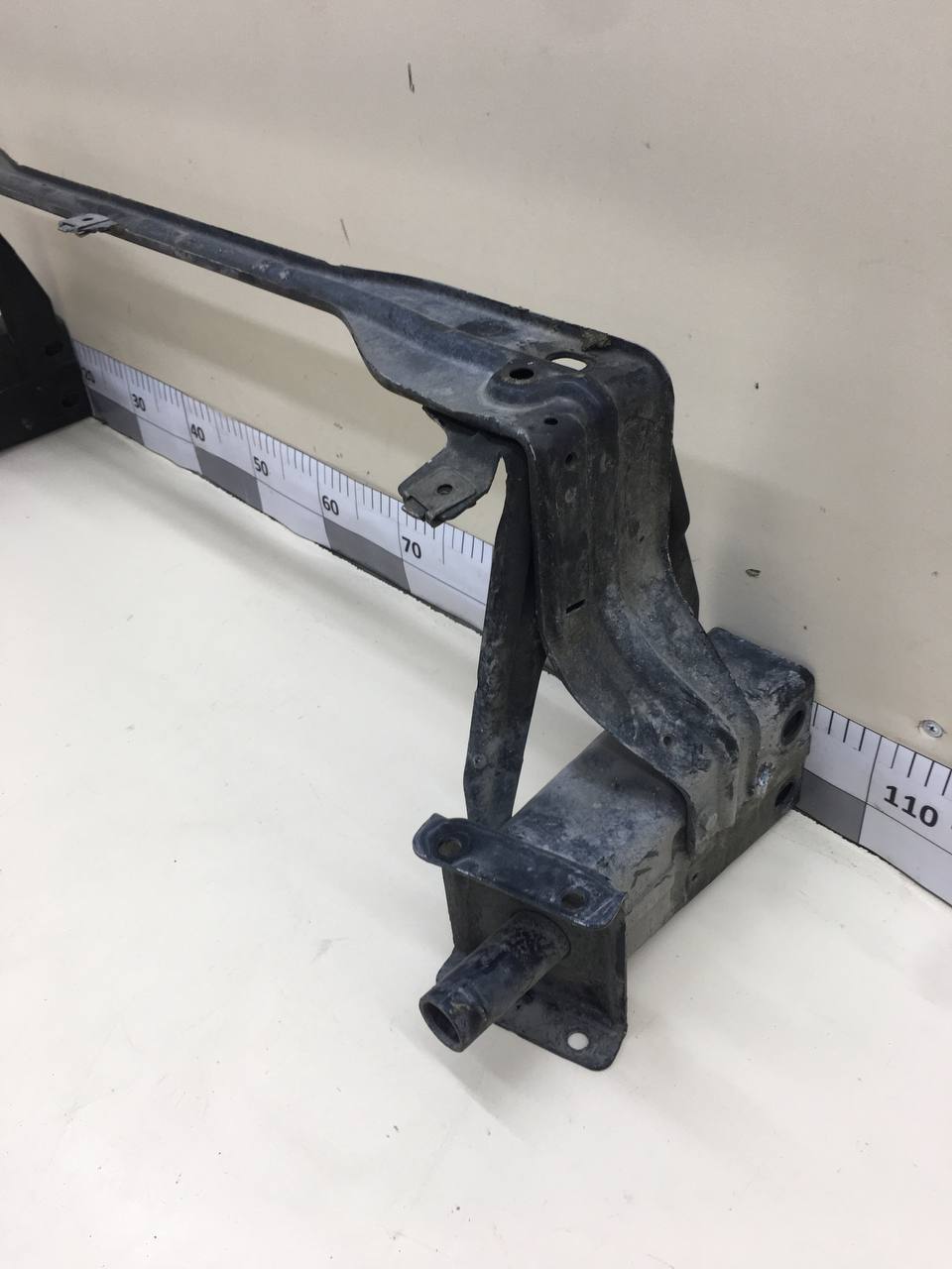 Балка подрадиаторная Mercedes-Benz S-Class (W221) 2005-2013