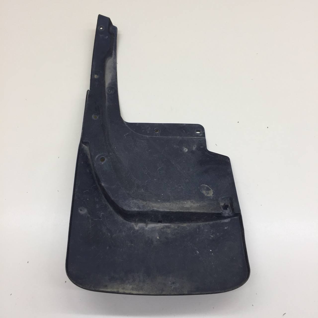 Брызговик задний правый Lexus LX570 (J200) 2007-2015