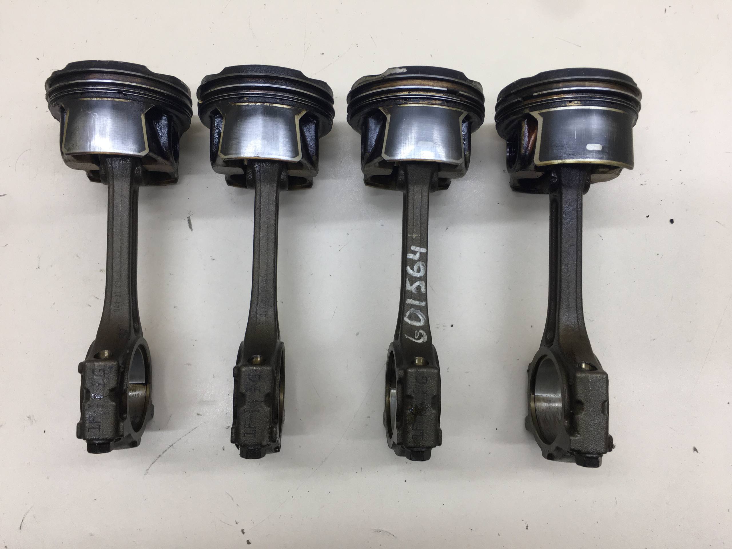 Поршень с шатуном Nissan Qashqai (J11) 2014>