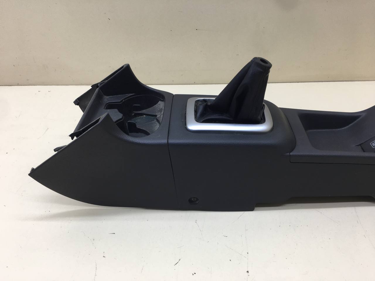 Консоль центральная Suzuki Liana 2001-2007