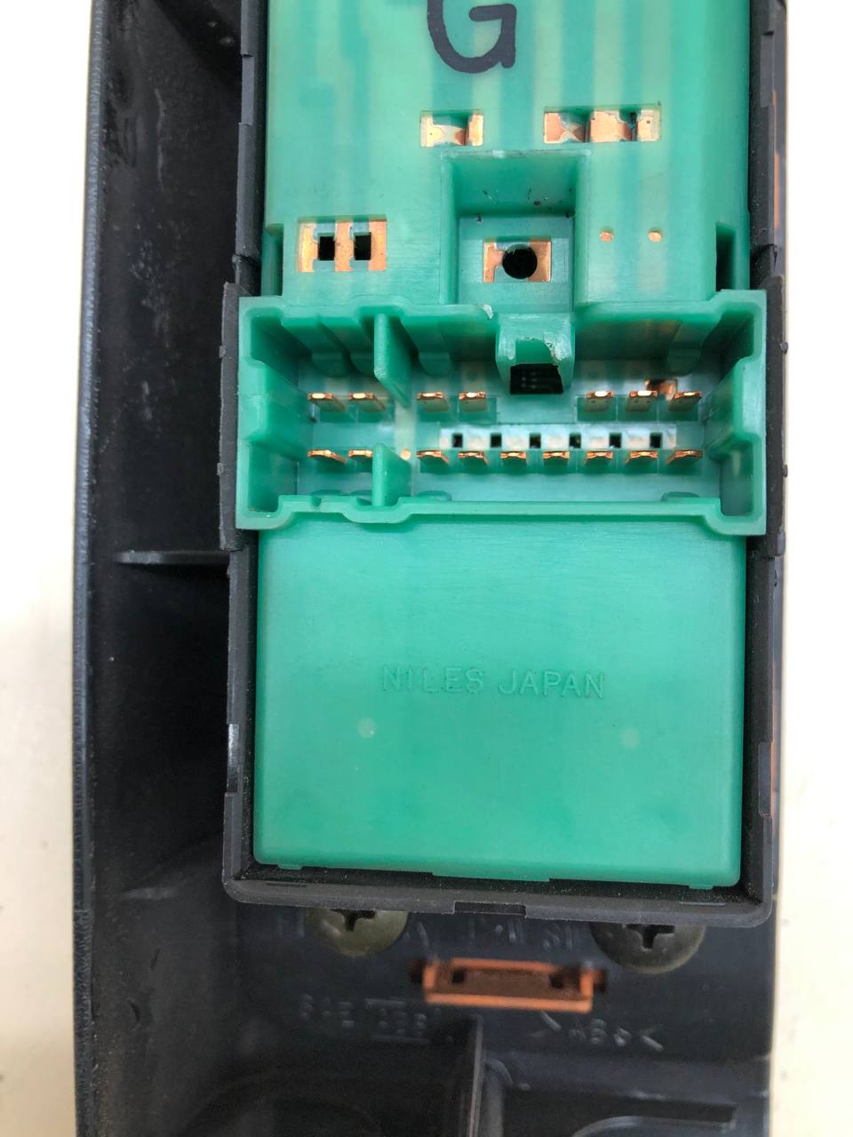 Блок управления стеклоподъемниками Infiniti QX4 (JR50) 1996-2003г