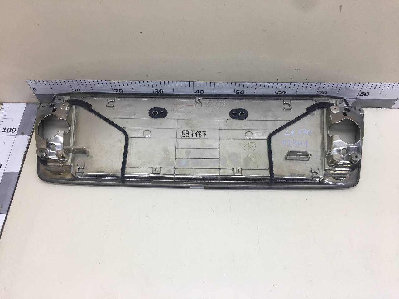 Накладка двери багажника Lexus LX570 (J200) 2007-2015