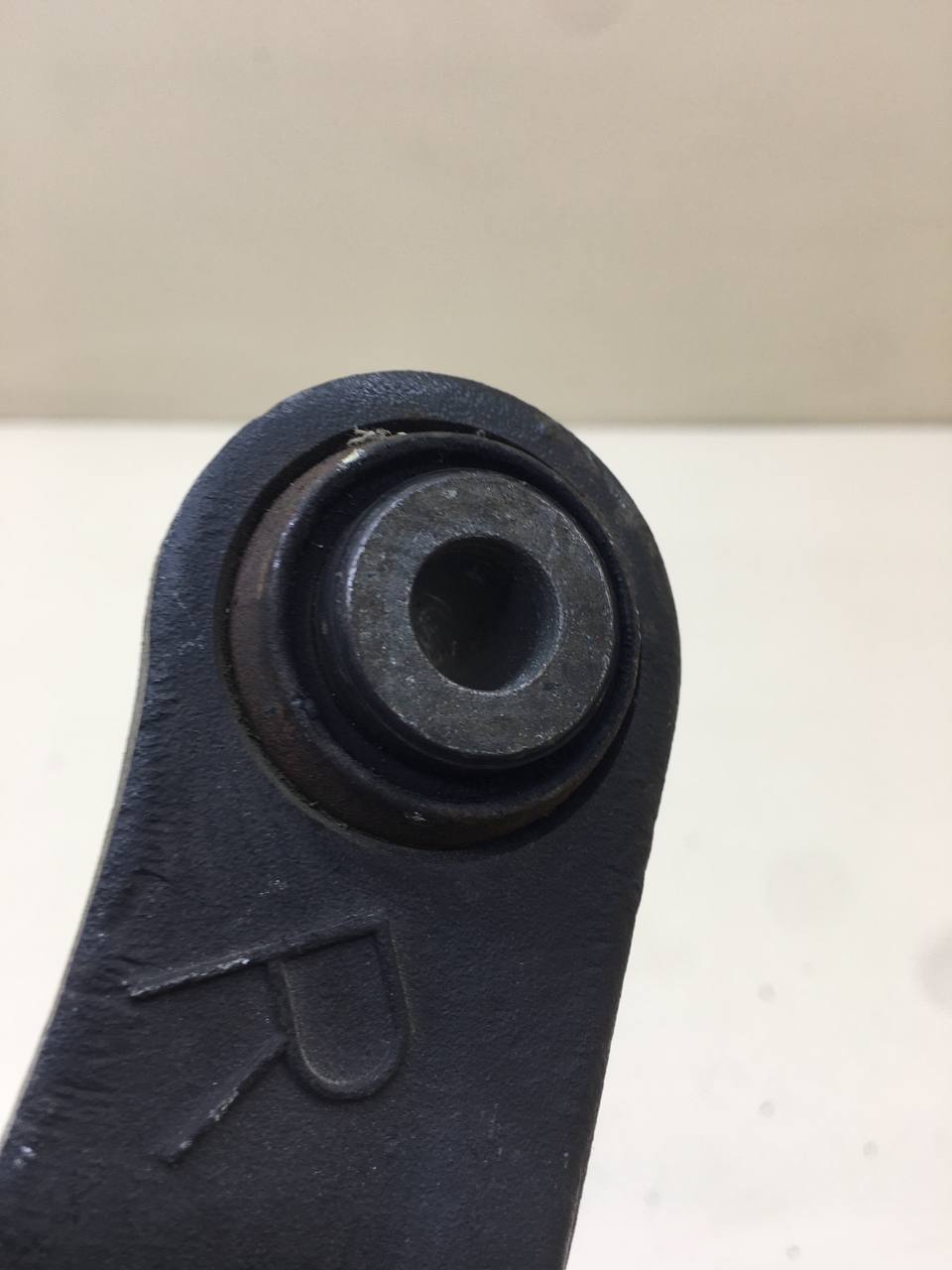 Рычаг задний верхний правый Volvo XC60 2008-2017