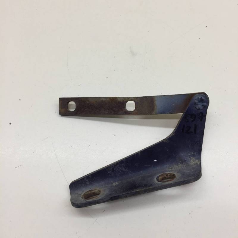 Петля капота левая Chevrolet Niva 2009-2020