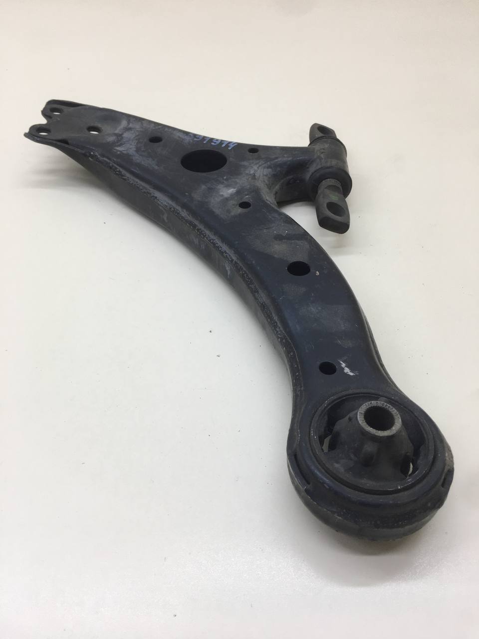 Рычаг передний левый Toyota Camry (XV50) 2011-2017